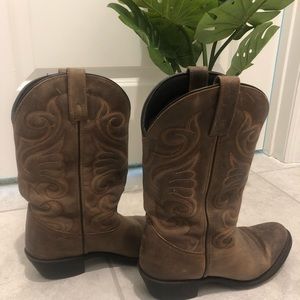 Cowboy / Cowgirl Brown Boots Size 8